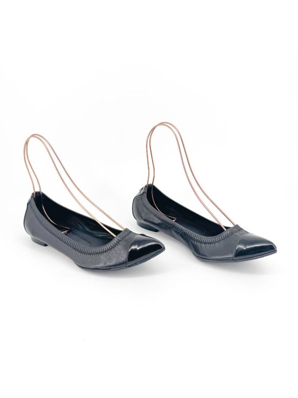 Chanel Cap Toe CC Ballet Flat Size 39 US 8-8.5 Black Pointed Toe Elastic Leather
